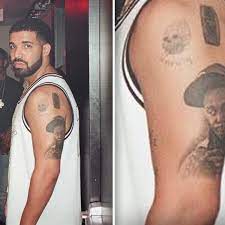 Entdecke rezepte, einrichtungsideen, stilinterpretationen und andere ideen zum ausprobieren. 30 Best Drake S Tattoos The Full List And Meanings 2019