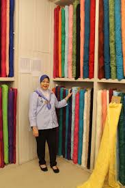 Padahal kain lace berbeda dengan kain brokat. Shopping Lace Di Pasar Mayestik Jakarta Azie Kitchen