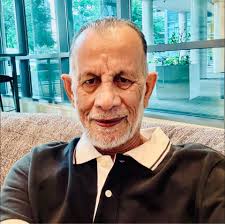 What were popular colognes and perfumes in the 1970s?