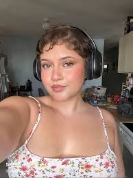 Meet Isabelle: Your Go-To Makeup Artist for Inspiring Looks