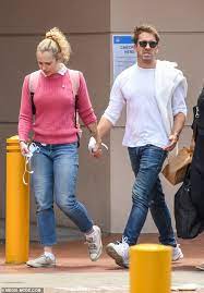 Please see below for credits. Hugh Sheridan Is Comforted By Jessica Marais As He Leaves Hospital Following Treatment For Anxiety Daily Mail Online