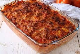 Les Lasagnes Aux Pommes De Terre Constituent Un Plat A Base De Pommes De Terre Mozzarella En 2020 Recette De Fricassee Lasagne Aux Pommes De Terre Recettes De Cuisine