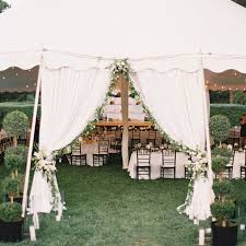 Otrzymaj 12.000 s stockowego materiału wideo wedding reception outside in the z 29.97 kl./s. Backyard Wedding Ideas 40 Ways To Say I Do In Your Backyard