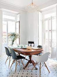 Cottage dining room with linen runners. Look We Love Traditional Table Modern Chairs Dining Room Inspiration Dining Room Design Modern Dining Room