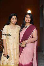 Churidar show , mallu , navya nair , saree pics , saree show. Anjali Nair Saree Hot Comenzo Su Carrera Como Artista Infantil En Manathe Vellitheru Go Rey