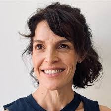 Annie Fulton's Instagram, Twitter & Facebook