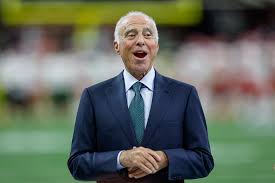 Would Eagles be making a mistake by benching Andre Dillard and putting  Jason Peters back at left tackle?