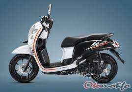 Lihatlah gambar separuh wajah di bawah ini, menurutmu apakah wajah pria ini dipotret dari depan atau dari samping? 7 Warna Honda Scoopy 2021 Tipe Sporty Stylish Otomotifo