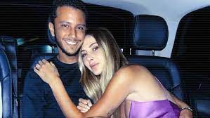 16 yaşında, topmodel yarışmasında yıkılan insan. Siavmsjhr5drzm