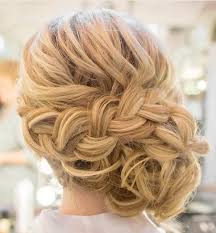 Click here to see these popular not too short and not too long, these cute shoulder length hairstyles for women fall right at the perfect make your choppy layered shoulder length hair even more interesting by brightening it up with a. 35 Romantic Wedding Updos For Medium Hair Wedding Hairstyles 2021 Hairstyles Weekly