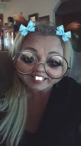 Melissa Heeney's Instagram, Twitter & Facebook