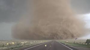 În general, acestea sunt clasificate ca tornade necelulare care se dezvoltă peste corpuri de apă, dar există un dezacord cu privire la clasificarea lor ca adevărate tornade. Une Tornade Filmee De Tres Pres Dans Le Colorado