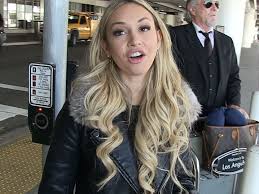 Bachelor Villain Corinne Olympios Insists She S Not Done On Tv Video Corinne Pretty Hairstyles Bachelor