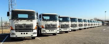 New lorry mitsubishi fuso canter,hino,isuzu. Hino