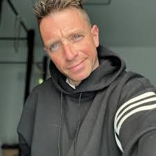 Rene Vogel's Instagram, Twitter & Facebook