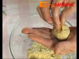 Resepi mudah cucur badak, juadah berbuka puasa yang agak popular dikalangan masyarakat melayu, pastikan anda menggunakan kelapa yang segar bagi mendapatkan cucur badak yang sedap. Resepi Inti Cucur Badak Utara