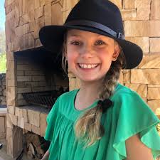 It's our beautiful big girl Polly's 10th Birthday this weekend.. so we will  be celebrating this special double digit day with her and her little  friends and family! Our amazing friends Katie