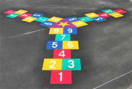 Concepto de juegos con material de reciclaje. Inde Editorial Pintar El Patio Juegos Tradicionales