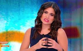 Già alla guida di «stasera italia weekend», la giornalista sarà in onda da giugno a settembre su rete 4 con il programma di approfondimento politico. Veronica Gentili Sette Giorni Su Sette Indiscrezioni Da Mediaset A Chi Soffia Il Posto A Cosa Ci Condannano Quest Estate Libero Quotidiano