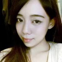 Esme Lee Email & Phone Number