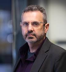 Justin Smith (presenter)