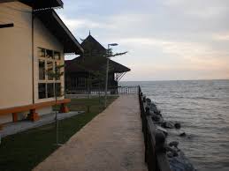 We offer 5 cabins with seaview of the strait of malacca for booking. Muara Kuala Sungai Baru Melaka Mapio Net