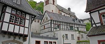 Bis 50.000 € bis 75.000 € bis 100.000 € bis 150.000 € bis 200.000 € bis 250.000 € bis 300.000 € bis 400.000 € bis 500.000 € bis 750.000 € bis 1.000.000 € ab 1.000.000. Immobilien Kaufen In Blankenheim Haus Kaufen Eigentumswohnung Kaufen Kommunales Immobilienportal