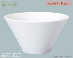 楽天市場 スーパーsaleクーポン有 ランキング1位独占 リップル１８cm深ボール 直径18m 高9 2cm レストラン食器 麺丼 洋風ラーメン丼 おしゃれ 白い食器 和食器 洋食器 中華食器 深ボウル stockヤ 陶器のふる里 食器 ボウル 和食器