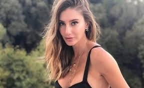 2 temmuz 1990 yılında dünyaya gelen şeyma subaşı, lise eğitimini moda üzerine almıştır. Qercr3egvh65gm