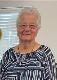 Linda Cloud's Instagram, Twitter & Facebook