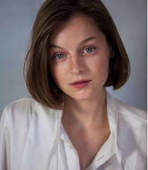 Famous for appearing in the role of height: Quick Celeb Facts Emma Corrin Biography Age Boyfriend Height Net Worth Diana Princess