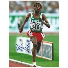 Haile gebre selassie rose to international prominence in 1992 when he won the 5000m and 10,000m world junior championships.in the 10,000m final. Haile Gebreselassie Autograph