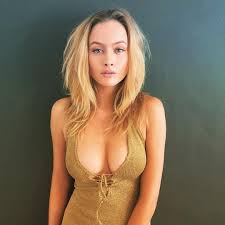 Simone-Holtznagel-9 · Pandesia World