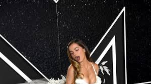 Hi, Addison Rae Hit the VMAs Red Carpet in a Sculptural Bra, Underwear, and  Tutu