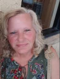 Jennifer Dewees's Instagram, Twitter & Facebook