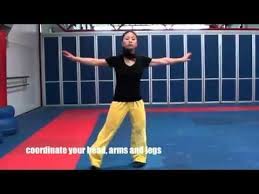 Salto Mariposa Con Torsion Entrenamiento Wushu Mp4 Entrenamiento Saltos Defensa Personal