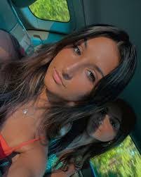 Ava Roe's Instagram, Twitter & Facebook