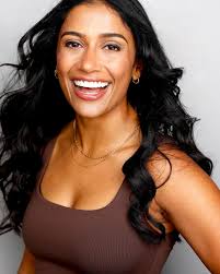 Coming out of my cage and I've been doing just fine!! 🤗 #actor  #actorlife🎬🎥 @bowmanmakeup and @huebnerheadshots brought my 7 page  headshot inspo slide deck to life