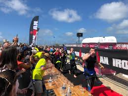 2h36, 35,6 de moyenne et 212 watts de moyenne. En Images 2 850 Athletes Au Premier Iron Man Aux Sables D Olonne La Roche Sur Yon Maville Com
