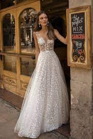 Pin By Karissa Park On مین Wedding Dresses Vegas Wedding Dress Floor Length Wedding Dress