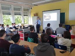 We did not find results for: Jugendoffizier Der Bundeswehr Zu Gast Im Prufungskurs Politik Wirtschaft Po121 Gymnasium Anna Sophianeum