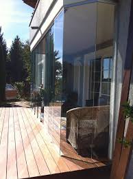 Terrassen Mit Glas Schutzen Schiebe Dreh Wand Als Terrassenverglasung In 2020 Terrassenverglasung Terrassen Schiebetur Terassenideen