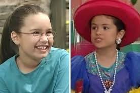 Selena in blue, demi in pink in the first half while they're in the pool but the second half out of the. 9 Insanely Cute Facts We Just Learned About Selena And Demi When They Were On Barney Amp Friends