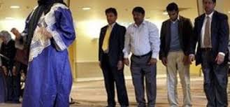 Orang yang sholat subuh berjamaah berada dalam jaminan keamanan dari allah. Fatwa Mui Hukum Wanita Menjadi Imam Shalat Republika Online