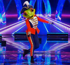 Jun 05, 2021 · the masked dancer is based on the wildly popular format of the masked singer, which has seen stars including sophie ellis bextor, mel b, and nicola roberts compete. The Masked Dancer Kelly Brook Is Frog While Craig Revel Horwood Is Knickerbocker Glory Daily Mail Online
