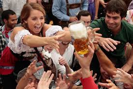 Verdas største ølfestival, oktoberfest i münchen, er avlyst på grunn av pandemien, melder reuters. Munich Oktoberfest 2021 Tickets And Tour Marriott