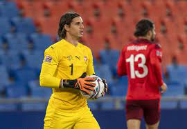 Yann sommer ist der prototyp des modernen profis: Gladbach Papa Yann Sommer Konnte Der Schweiz Im Em Spiel Gegen Italien Fehlen