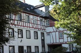 Wohnung ist mit einer küche und klimaanlage ausgestattet, die im mietpreis enthalten sind. Lukasmuhle Mulheim Karlich Wikipedia