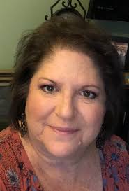 Toke Makinwa looking gorgeous in pink. 🥰