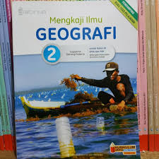 Download buku kurikulum 2013 edisi revisi 2016 sma silahkan bagi yang ingin mendownload buku guru dan buku siswa kelas x sma kurikulum 2013 edisi tahun 2016 2017 dapat anda. Jual Geografi Sma Kelas Xi Kurikulum 2013 Revisi Platinum Tiga Serangkai Kota Surakarta Ethes Bookstore Tokopedia